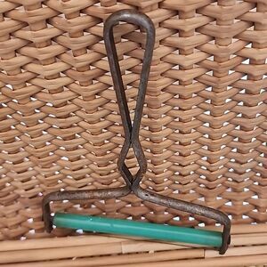 Vintage Rusty Cheese Slicer